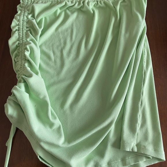 4th + Reckless mini skirt with ruched detail in mint - Picture 5 of 9